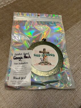 Decorative 'God Is Good' Glitter Hanging Ornament - Green